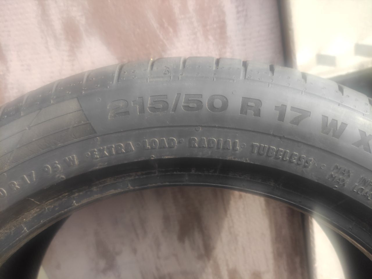 Шина колесо Continental 215/50/R17