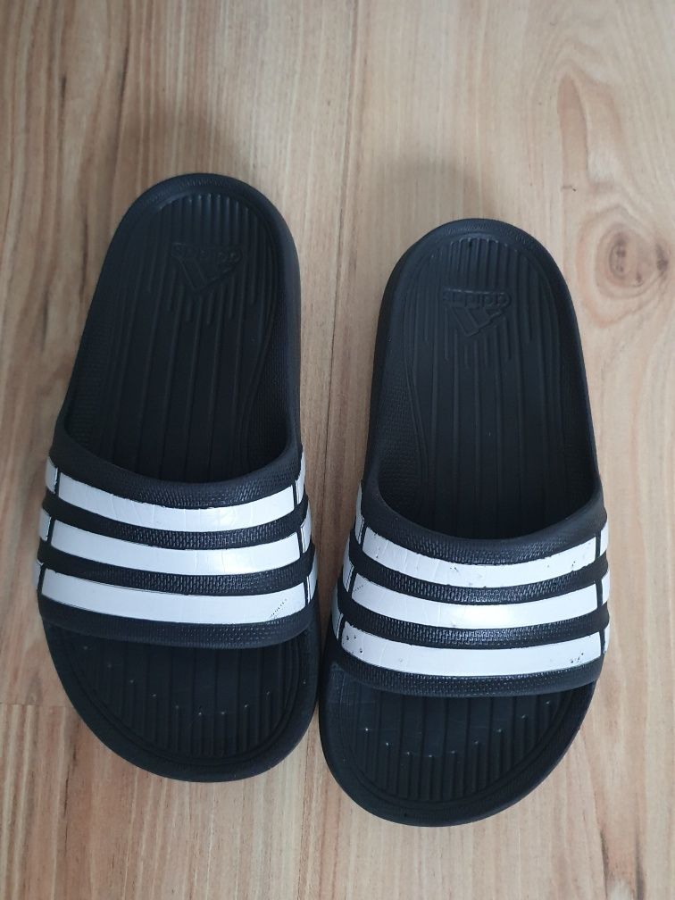 Klapki adidas 30