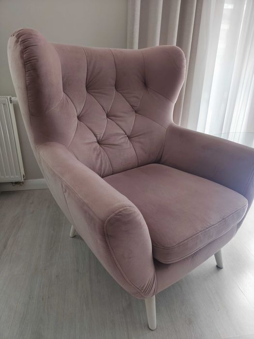 Fotel Uszak VOSS ciemny róż/fiolet