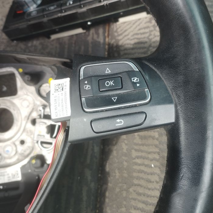 Volkswagen passat B7 golf kierownica multimedialna