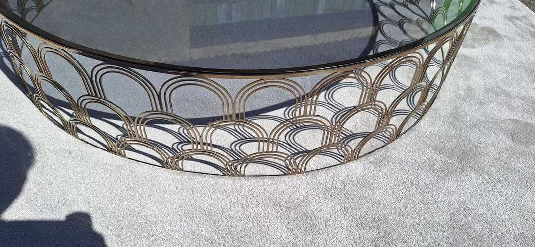 Mesa com tampo de vidro