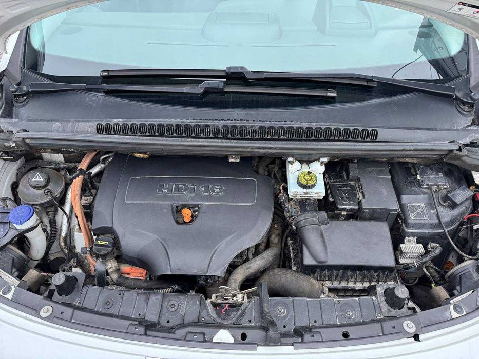 Peugeot 3008, гібрид, дизель, мотор 2.0, кінець 2013 рік