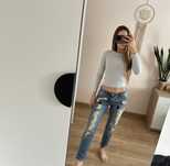 Jeansy mom jeans z rozdarciami dziurami