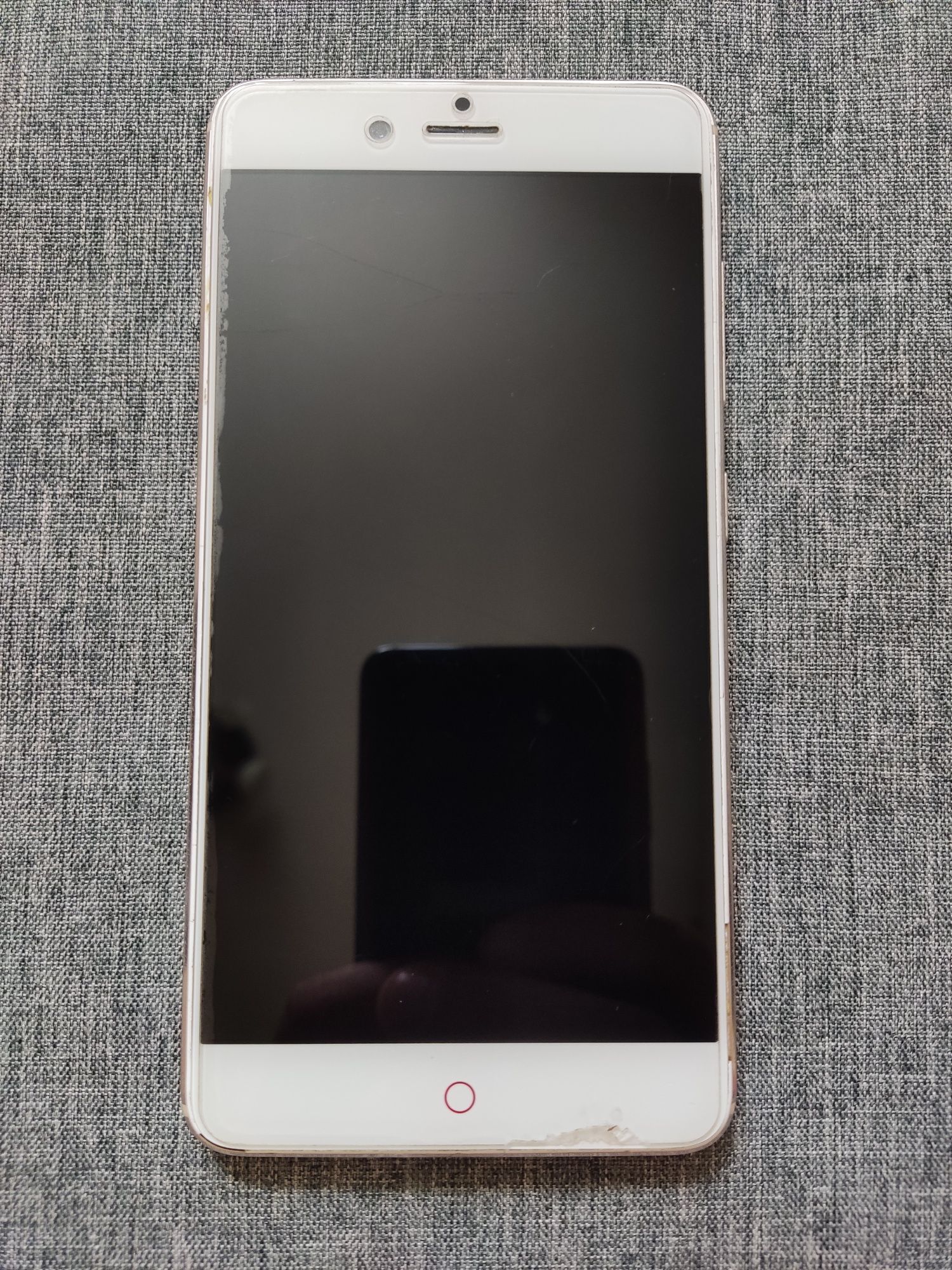 Продам смартфон ZTE Nubia Z17 mini (4 gb ram, 64 gb rom)