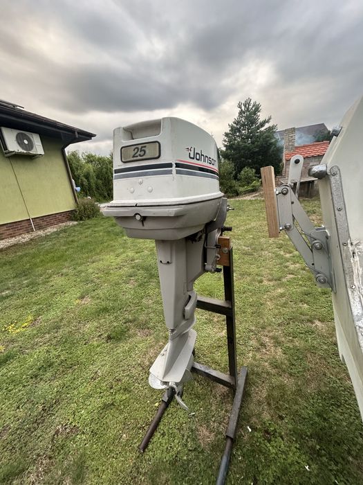 Silnik Johnson 25 2T