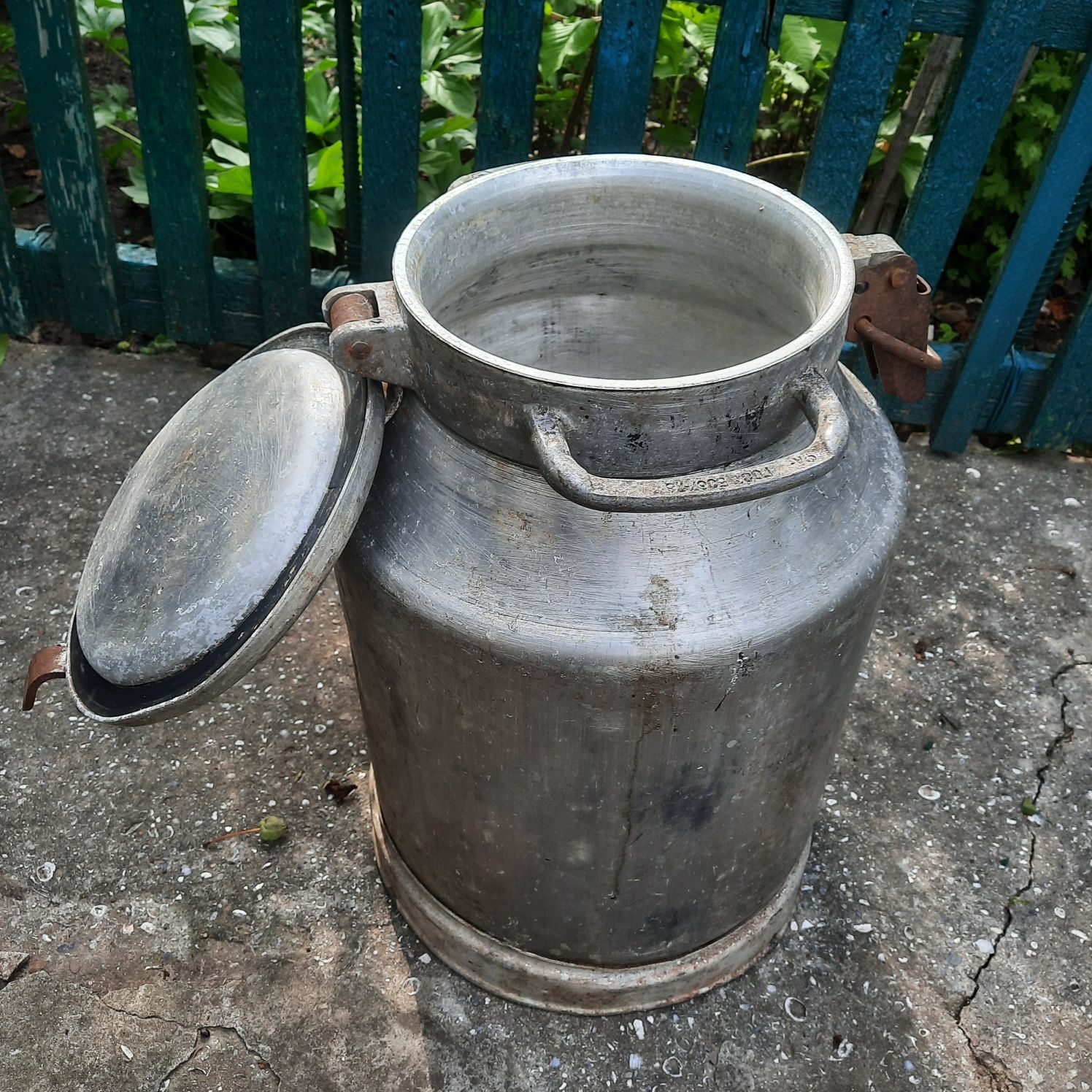 Продам бидон алюминиевый