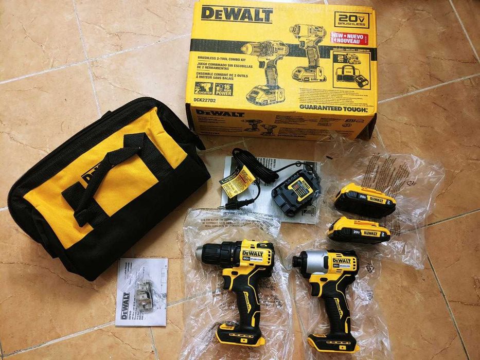Набор бесщеточных шуруповертов Dewalt DCK227 20V