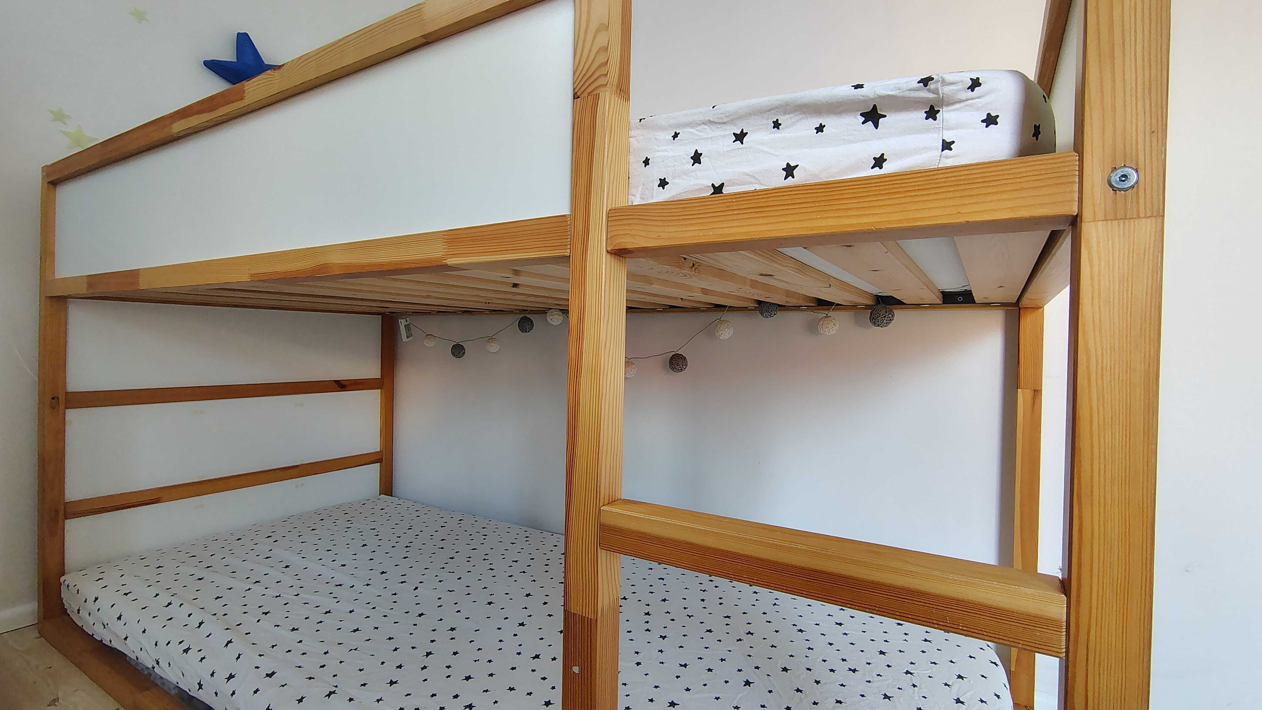 Łóżko dla dzieci Ikea Kura z baldachimem (motyw domek)