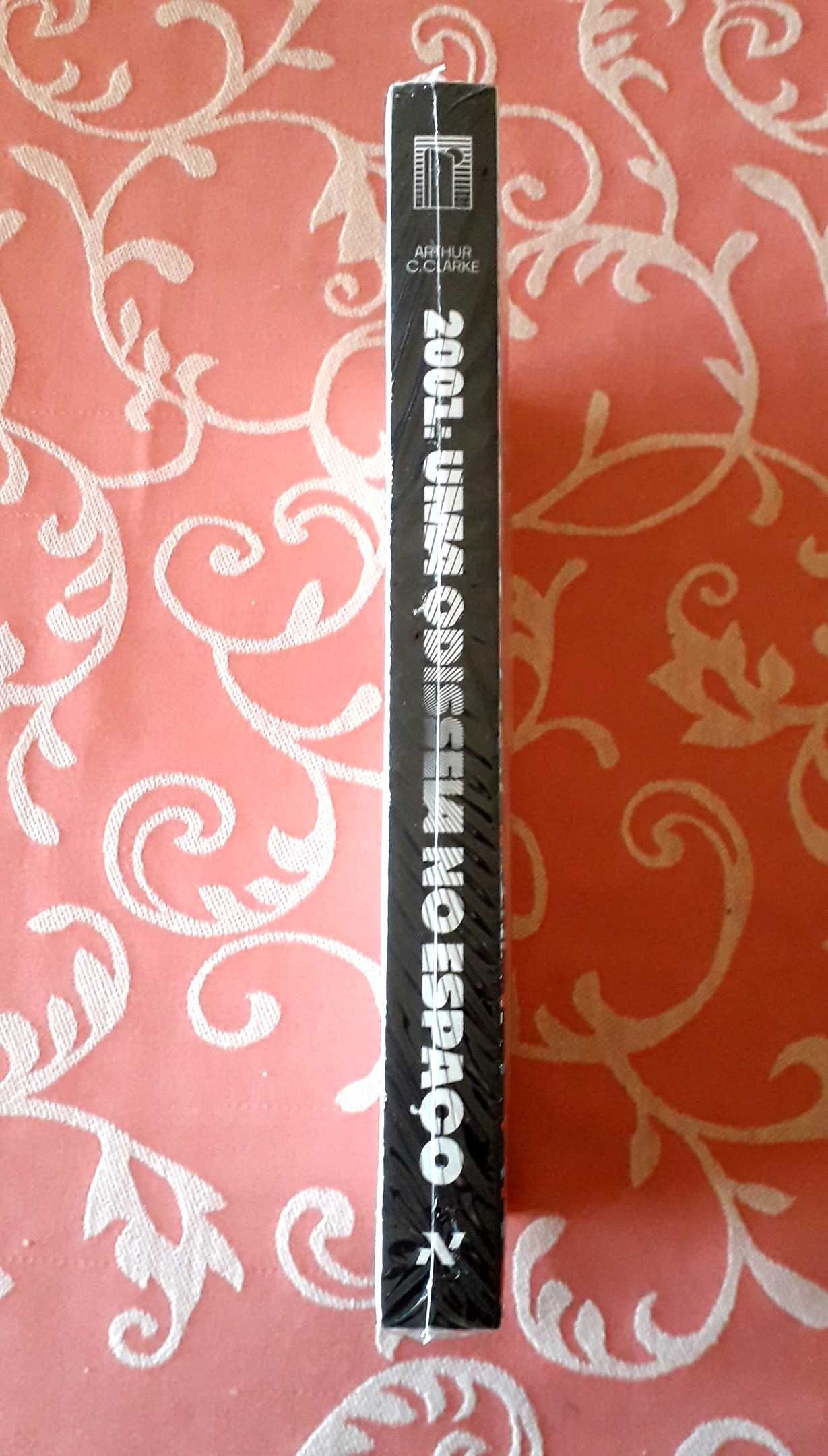 Arthur C. Clarke - 2001 Uma Odisseia no Espaço / Rendez-vous com RAMA