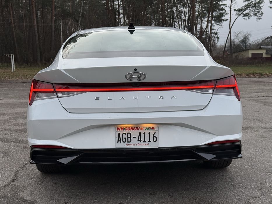 Hyundai Elantra 2021