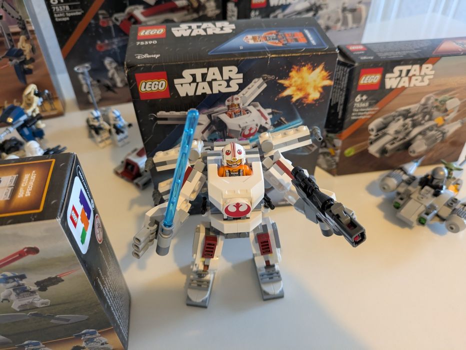 6 Lego Star Wars sets 24 minifigs