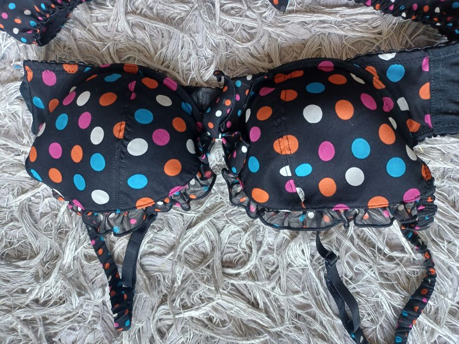 Piekny zestaw bielizny w kolorowe groszki 
s/m 
Marks&Spencer 
Spodenk