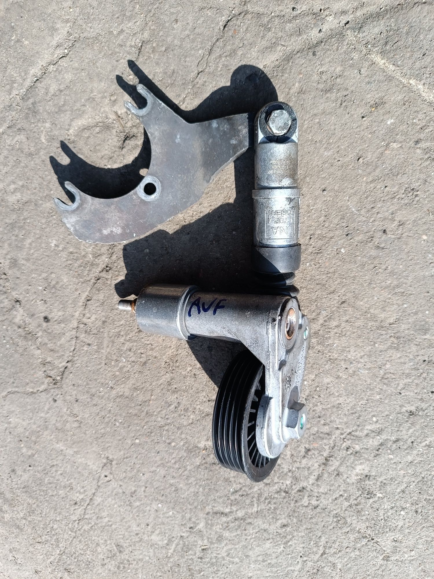Napinacz paska pk alternatora passat B5 fl A6 C5 awx avf bgw avb Ina