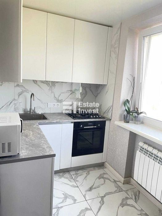 Продам 3 кімн. квартиру у с. Пісочин, вул. Молодіжна, 4А, Надія