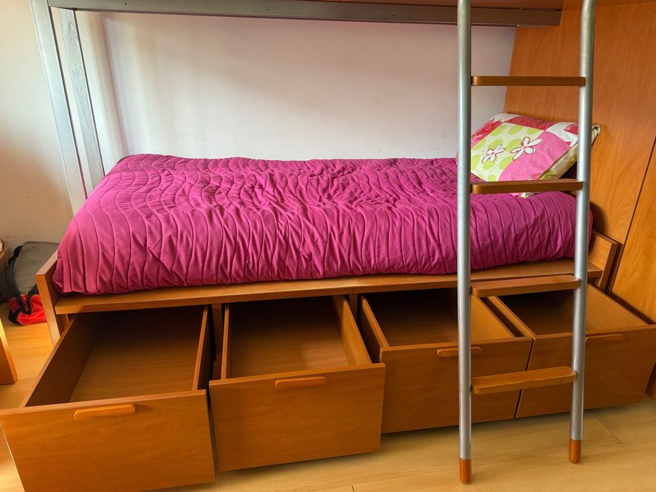 Conjunto Completo: Beliche com 2 colchões, Secretária e 2 Móveis