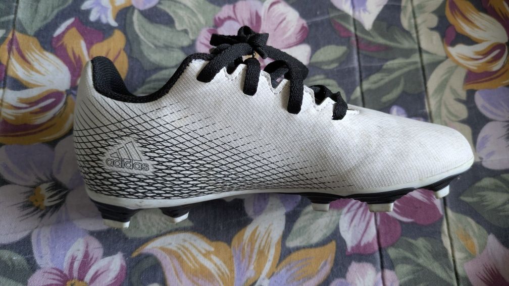 Chuteiras criança Adidas tamanho 33