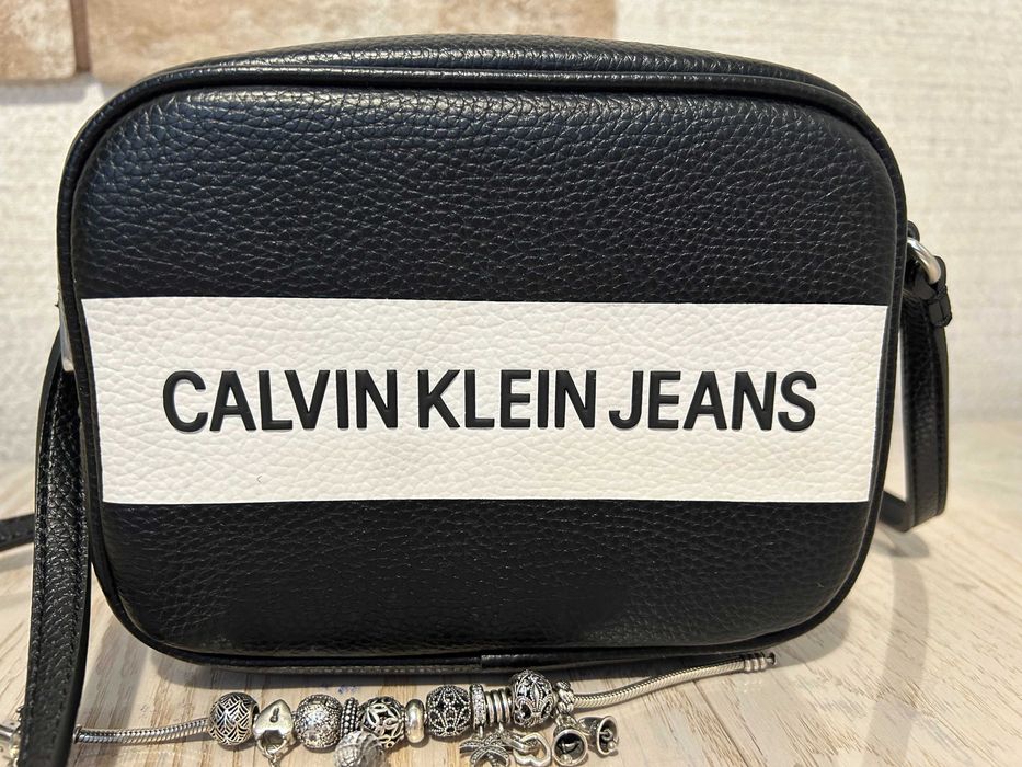 Сама популярна модель сумочки камери  від Ск