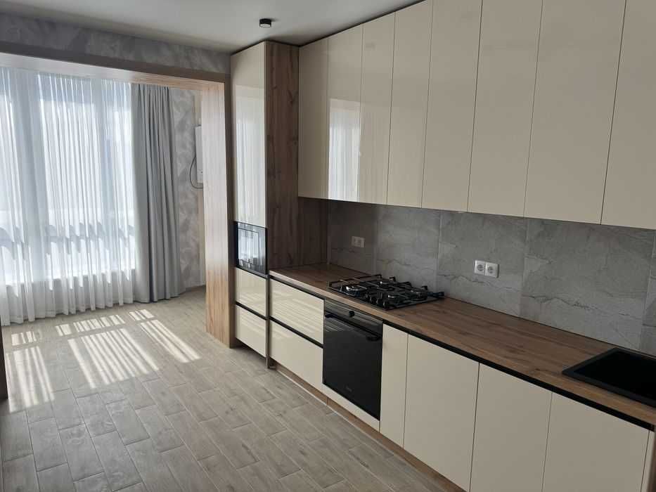 Продаж 2 к квартири 72 м. кв. на вул. Львівське шосе RUBI 38338