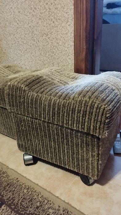 Продам пуфи 2 шт терміново