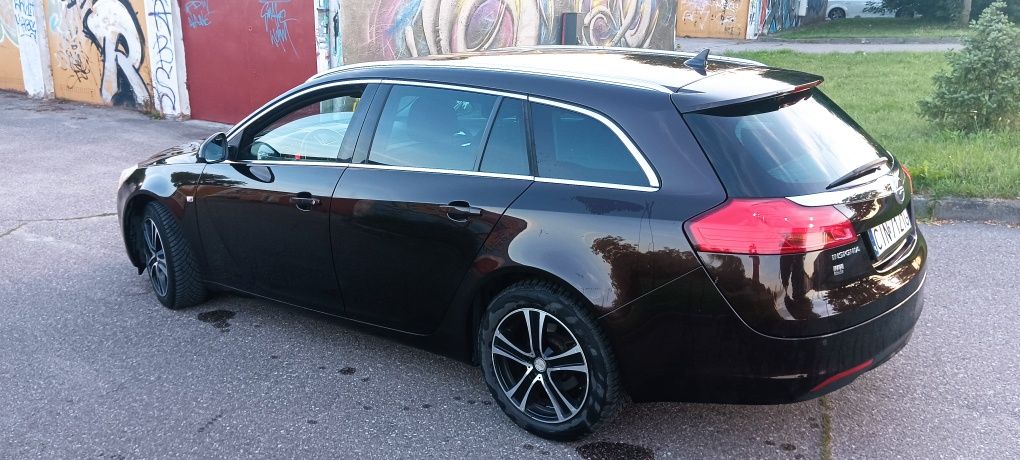 Opel Insignia 1.8 Ben+gaz ,bardzo zadbana.