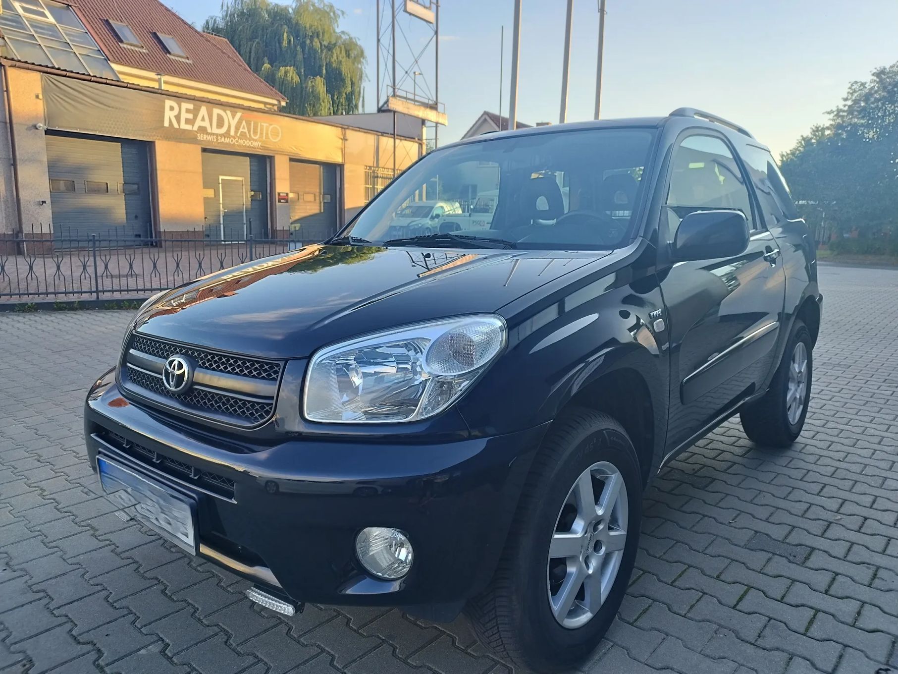 Toyota RAV4 niski udokumentowany przebieg,Bezwypadkowy ,Serwis