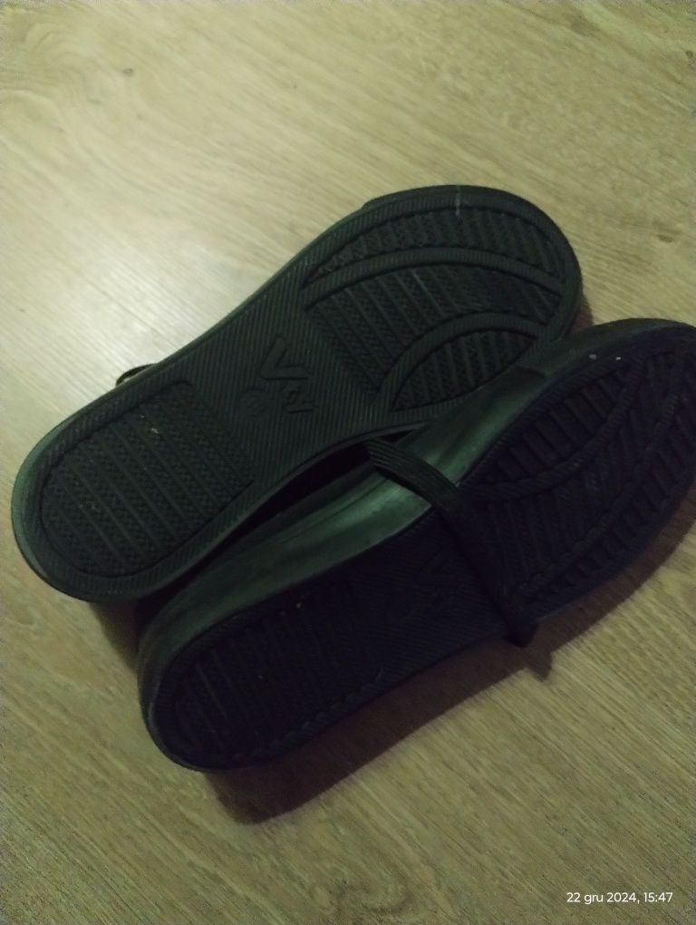 Buty czarne 38 Vty