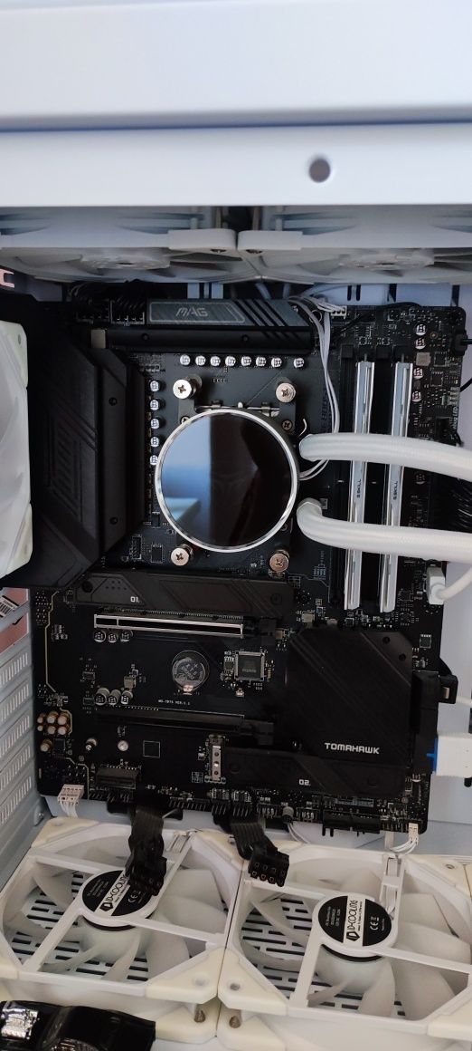 MSI B650 Tomahawk Wi-Fi