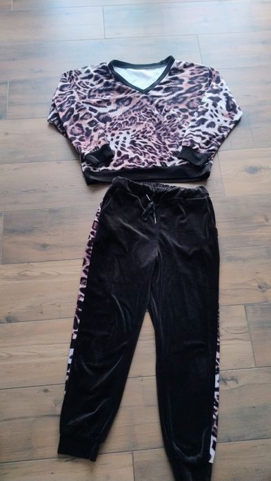 Dres welurowy roz 42