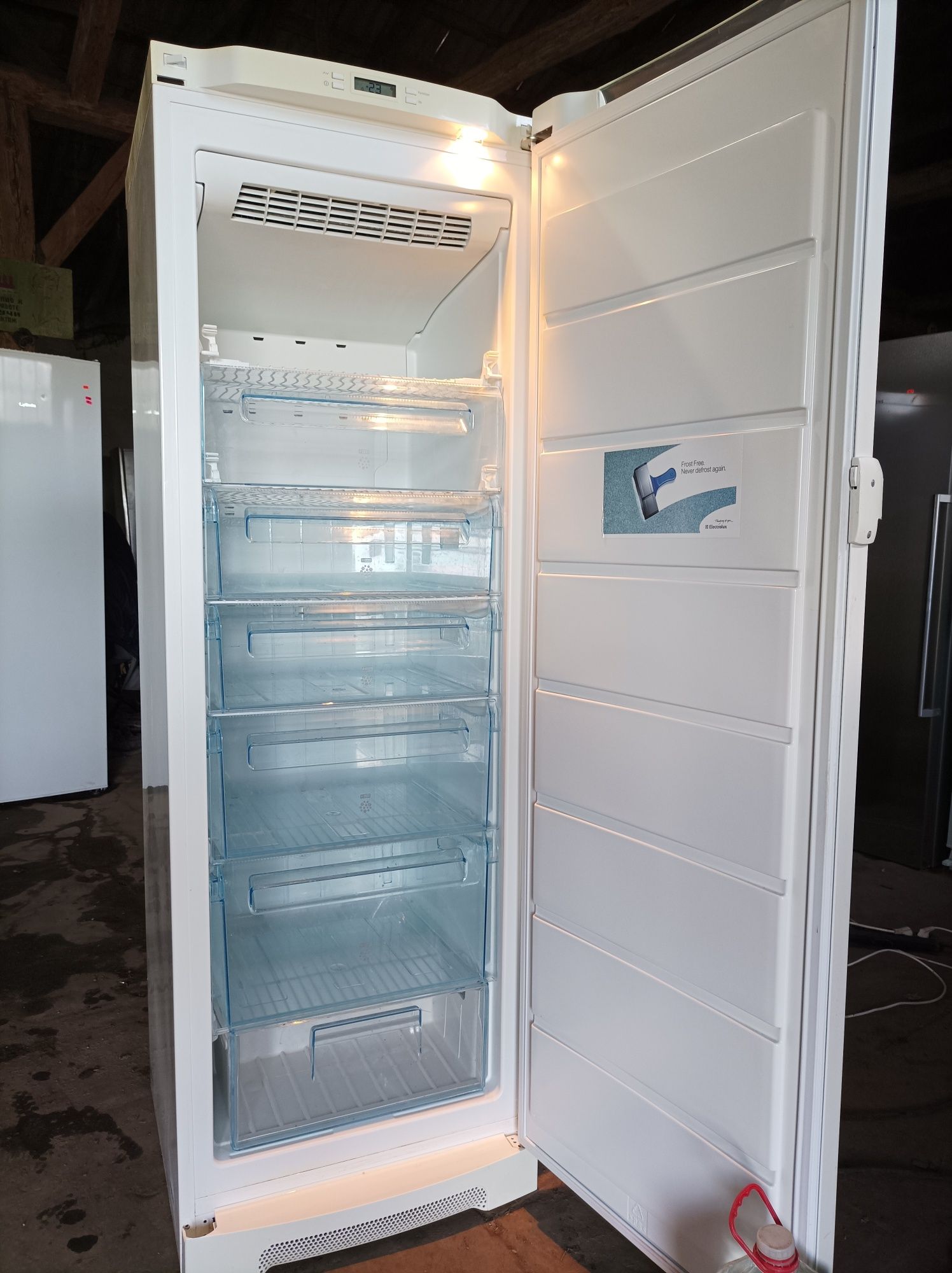 Морозильна камера Electrolux NоyFrost