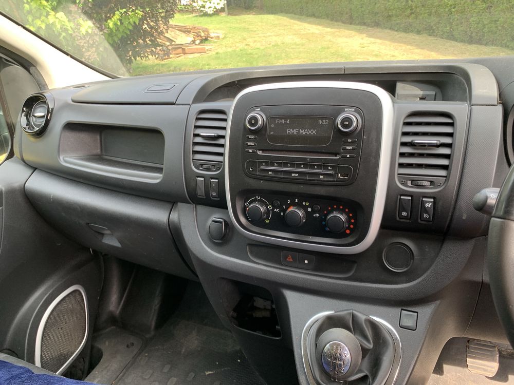 Opel vivaro 1.6 Biturbo 2014 rok Anglik