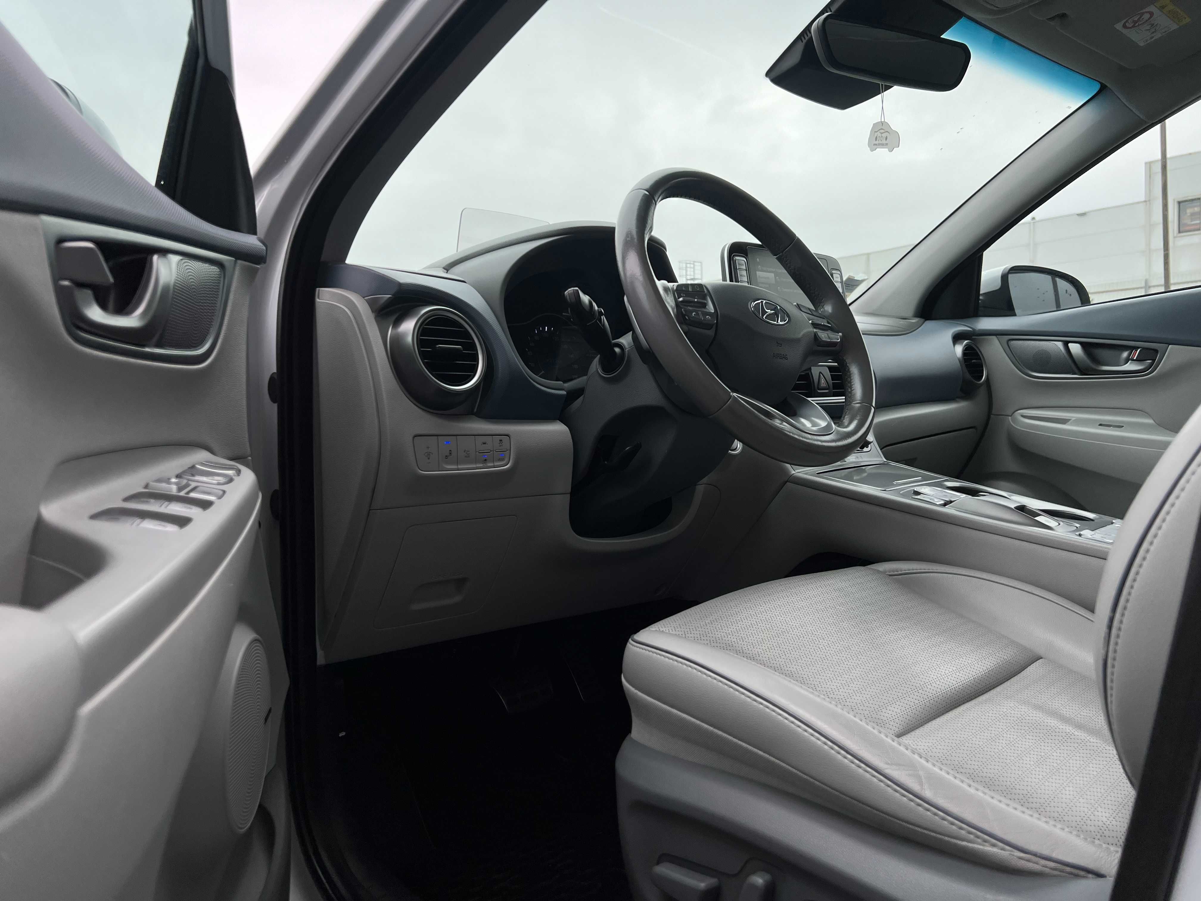 Hyundai Kona EV 2019 64 кВт/год