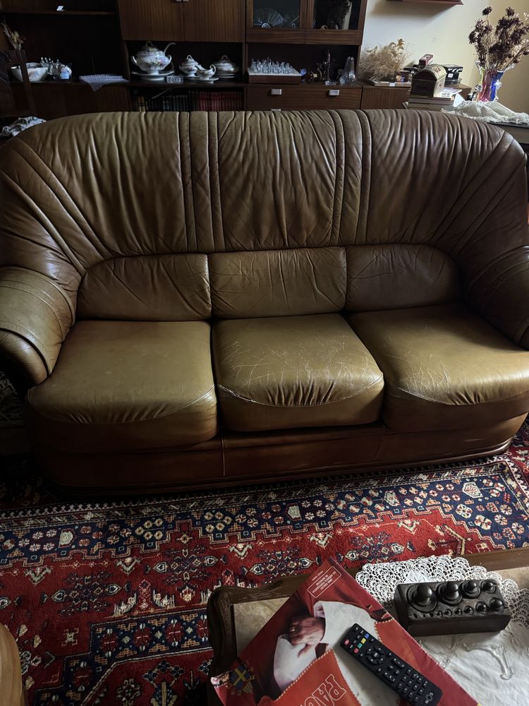 Conjunto de Sofas em Pele