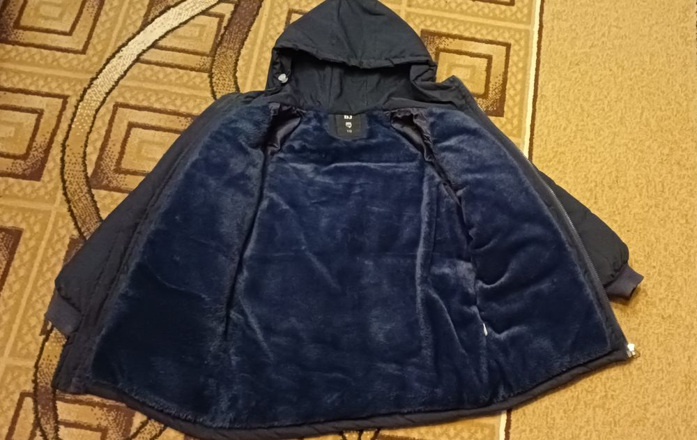 Зимова куртка, 10-12 р ,на 140-150 см