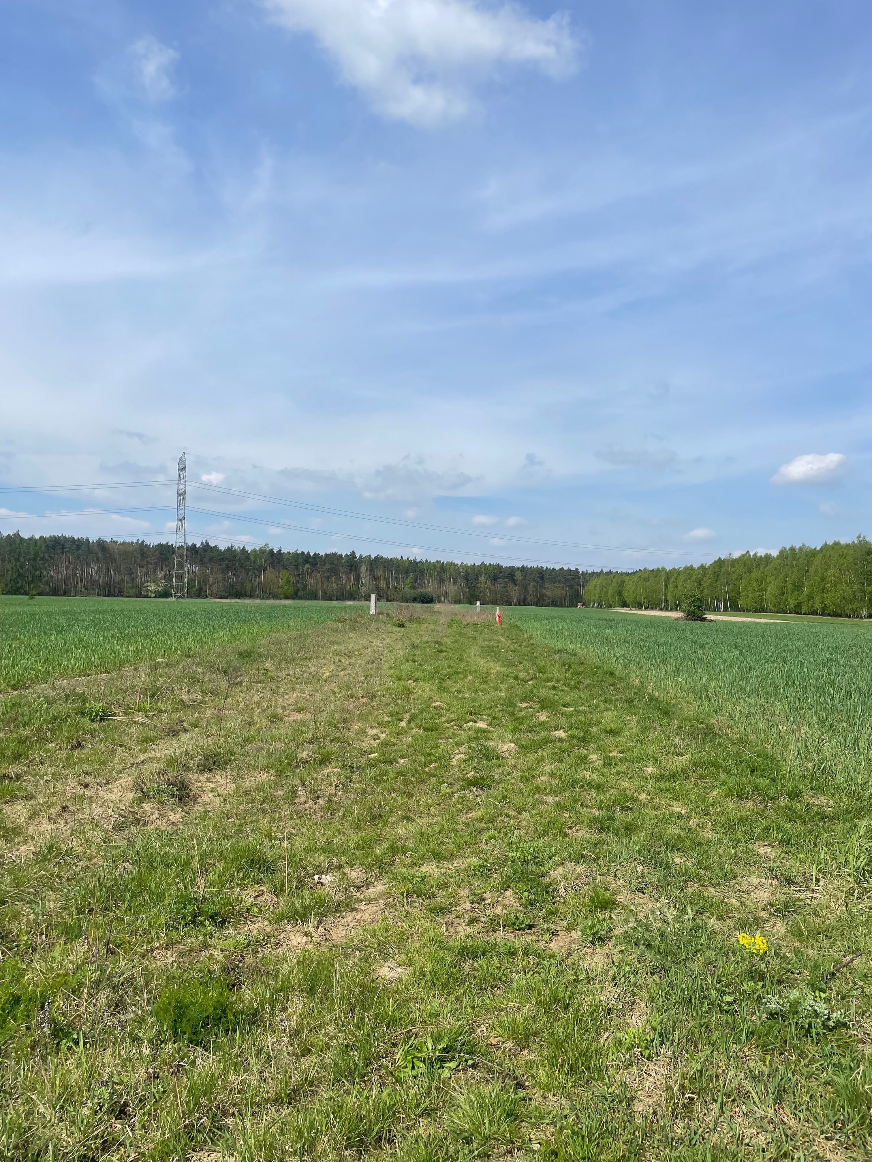 Działka budowlana z WZ/ uzbrojona/ spokojna i zielona okolica