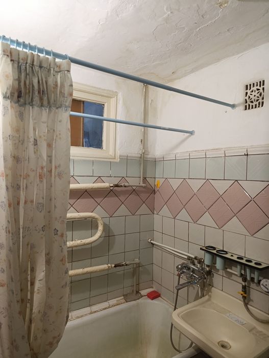 Продам двухкомнатную квартиру в центре пос. Кочеток.