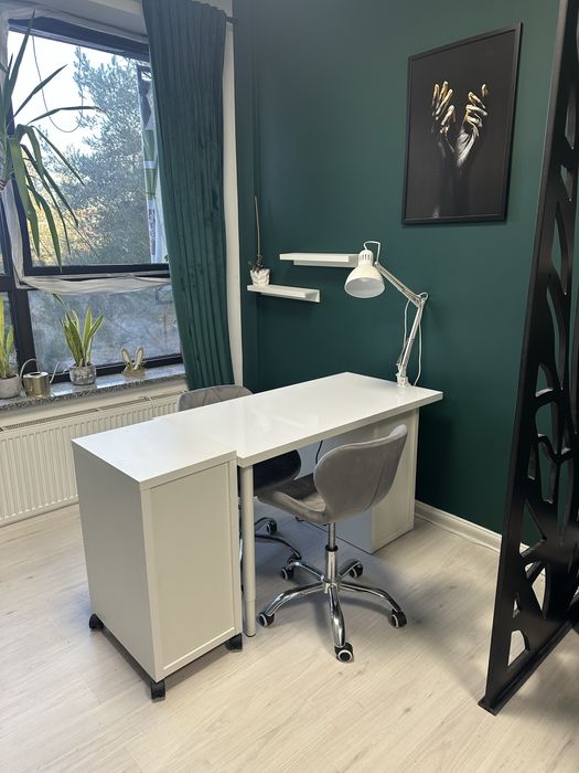 Podnajme stanowisko do manicure i gabinet