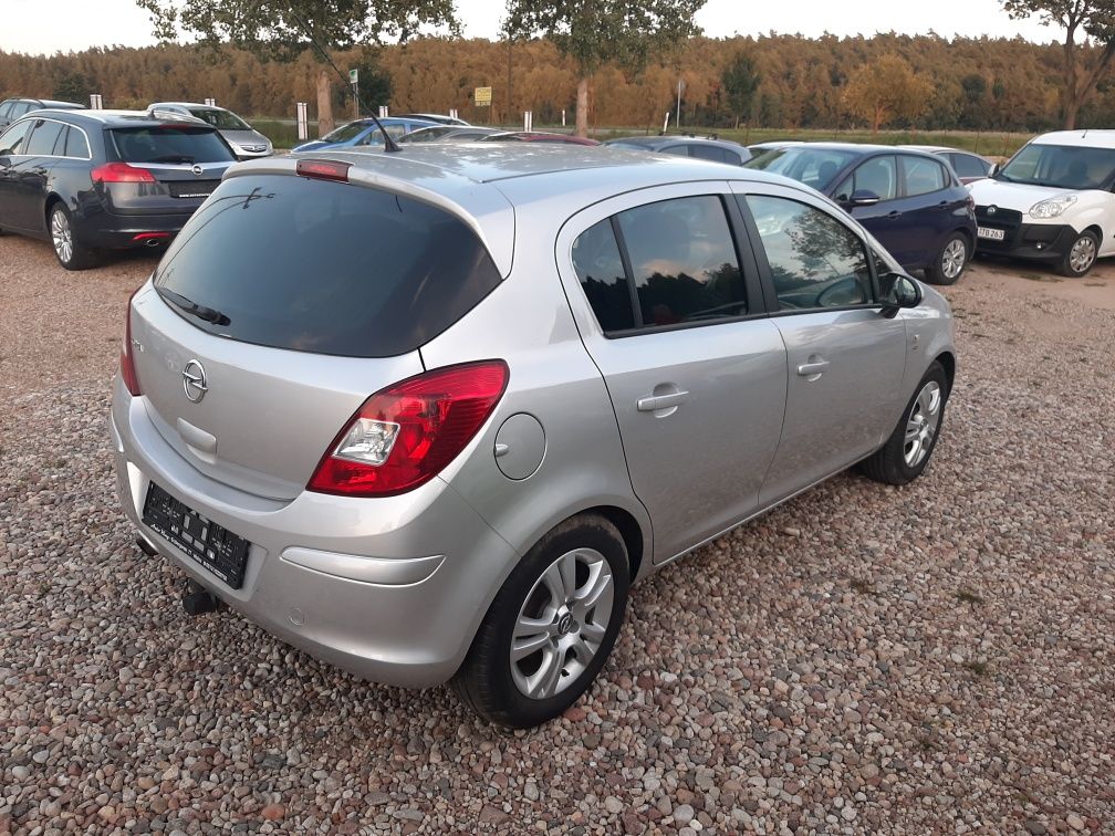 Opel Corsa 1.4 Benzyna – 2012 r. – Zadbana, Gotowa do Rejestracji