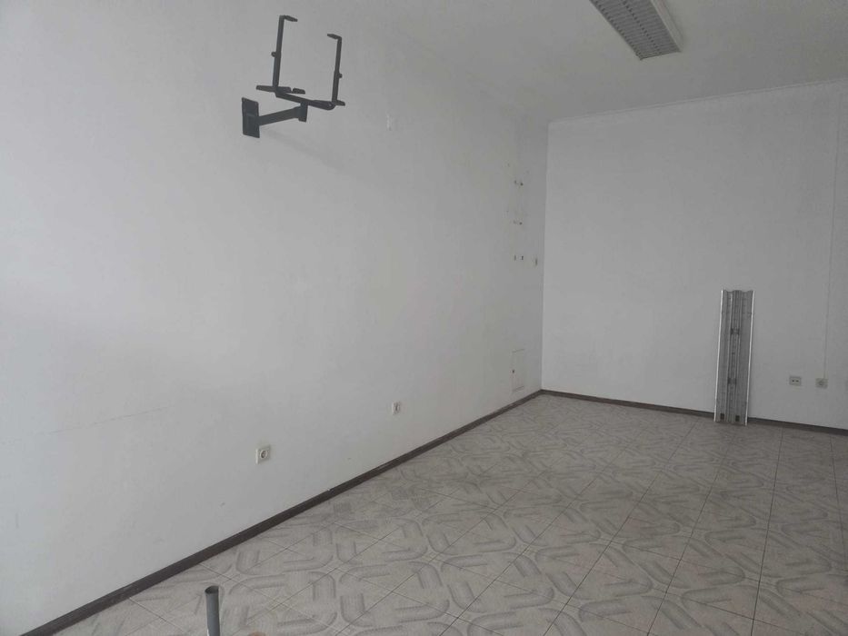 Loja Comercial no Centro de Tondela