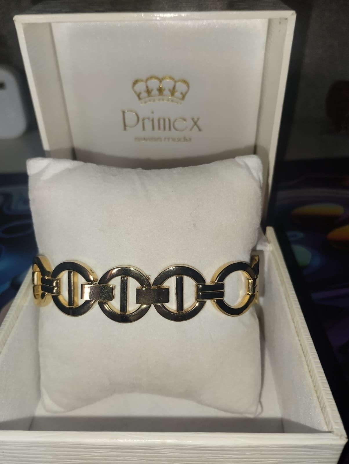 Relógio Feminino Primex Dourado – Com Caixa – Sem Pilha

Descrição:
Re