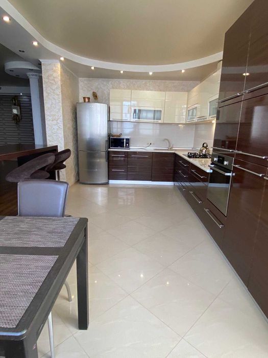 Продам просторную 3 комнатную квартиру ул. Ак. Сахарова