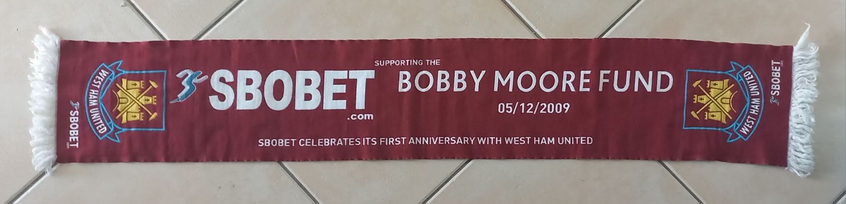 Cachecol do clube Inglês West Ham United.