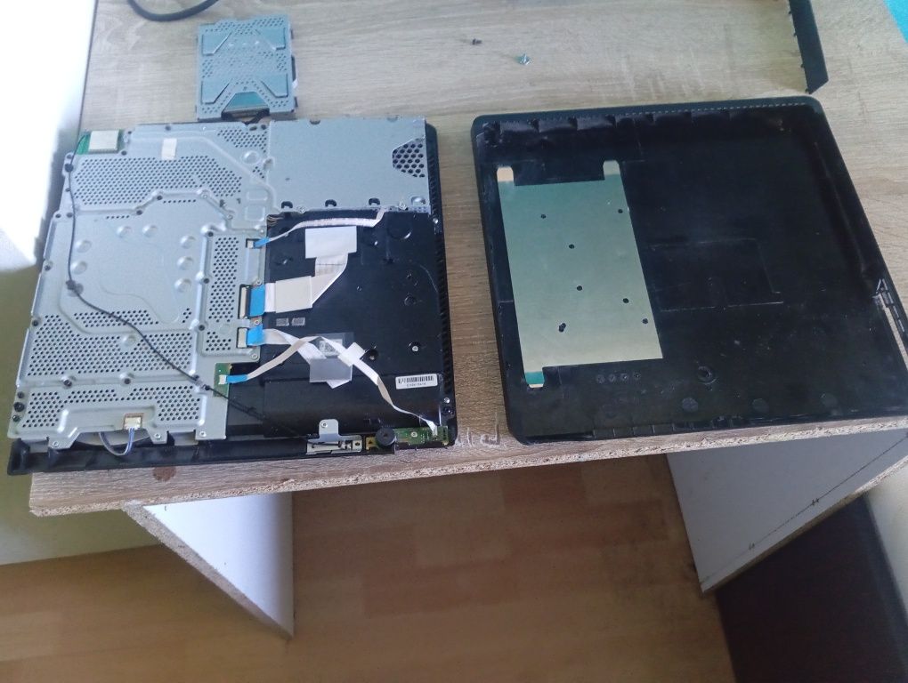 PS4 +2 pady +płyty