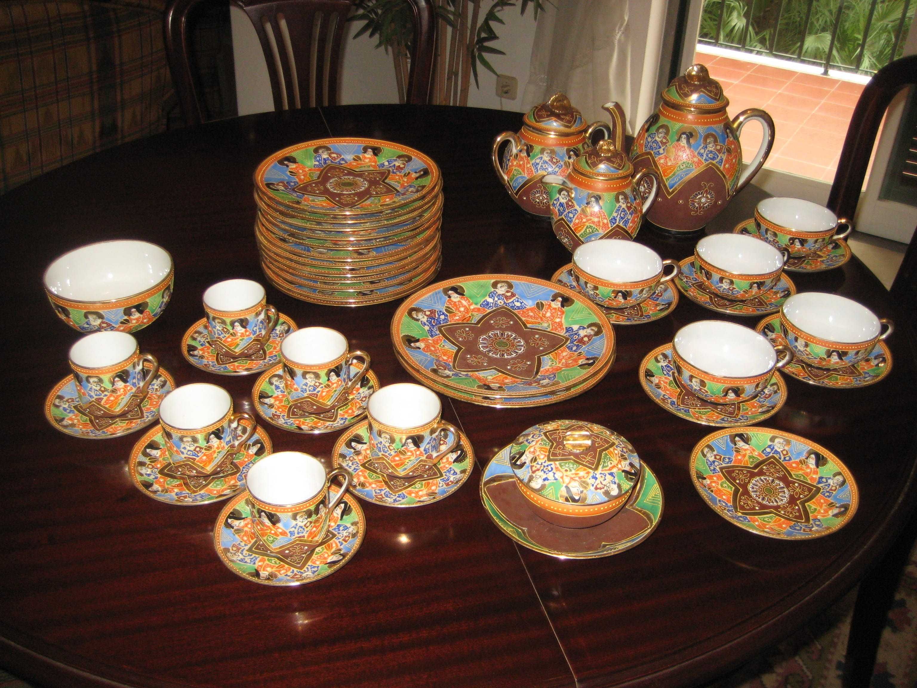 Serviço Chá e Café porcelana japonesa, pintada à mão, anos 1910, raro