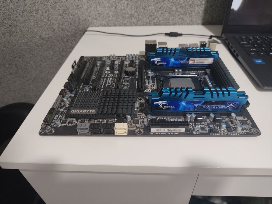 Zestaw PC: i7-3930K 4.4GHz + Gigabyte X79 + 16GB RAM + Gratisy