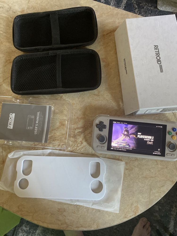 Портативна ігрова приставка RETROID RP4PRO
