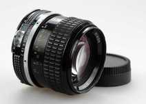 NIKKOR 85/2.0 Ai – класичний портретник від Nikon