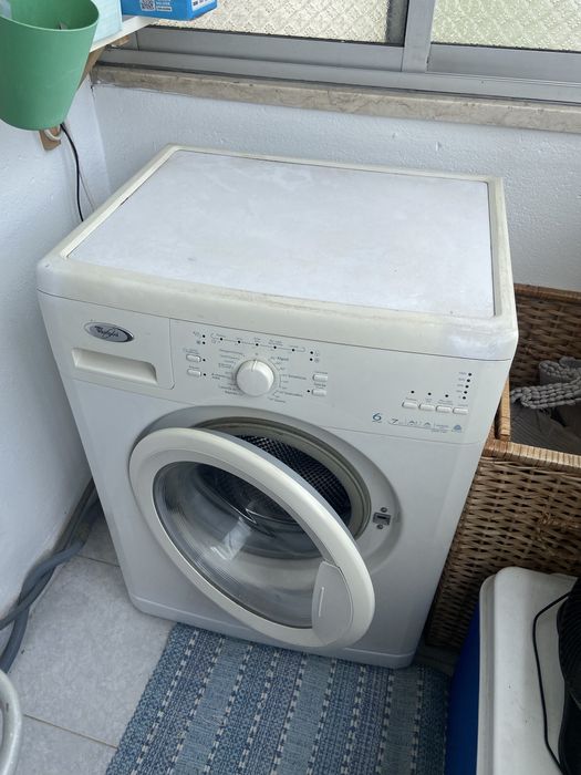 Máquina de lavar roupa Whirlpool AWOC 710