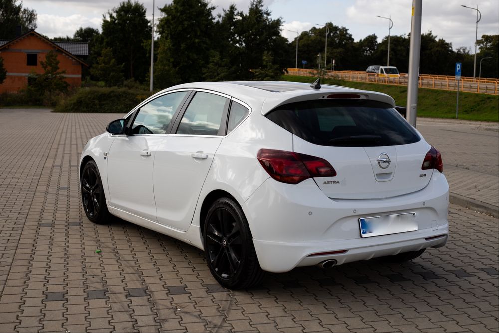 Opel Astra J  sport