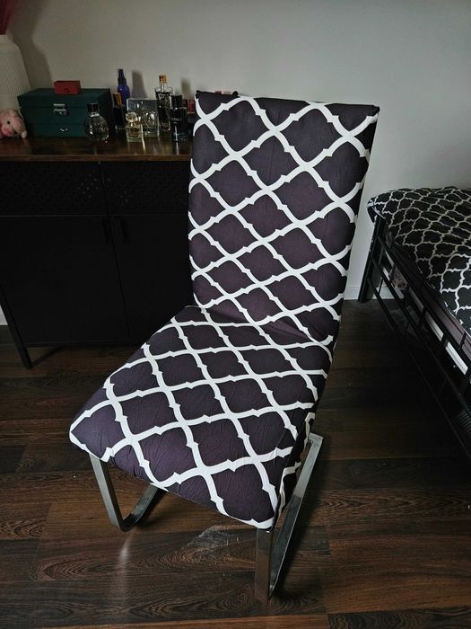 Pokrowce na krzesła wzór biało czarne elastyczne uniwersalne 4 sztuki