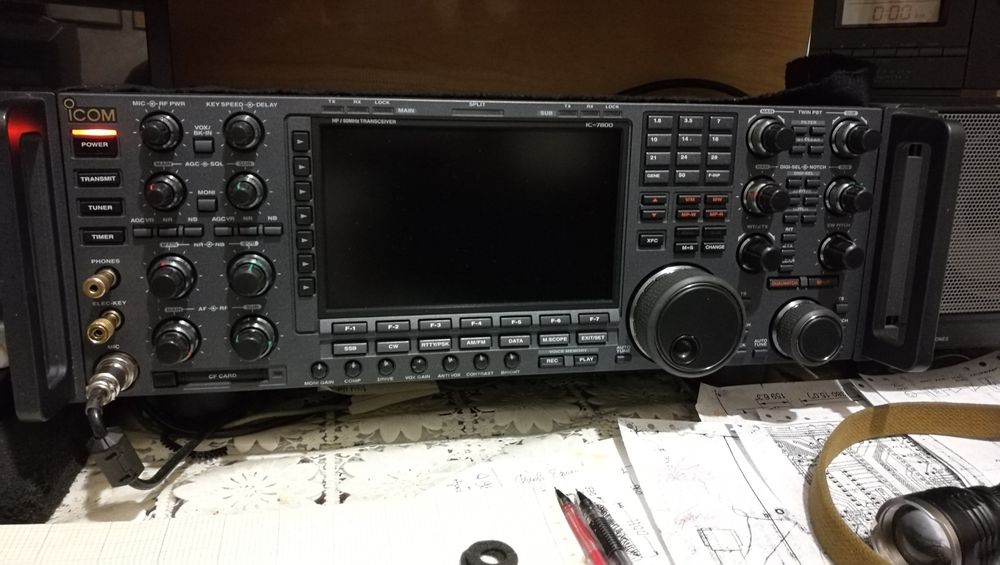 КВ трансивер ICOM  IC-7800 (радиоприемник, передатчик)